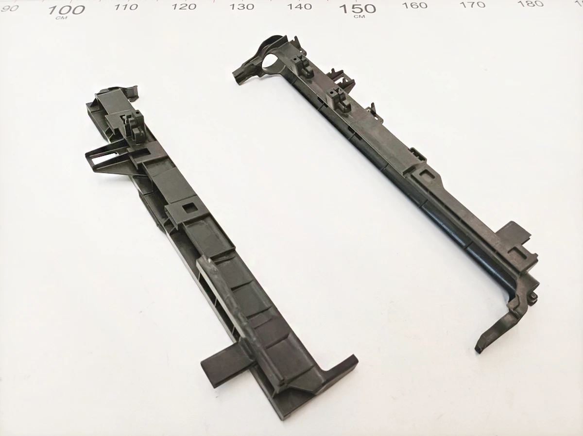 Кріплення радіатора кондиціонера (комплект 2шт.) Mercedes B-Class A2465012220