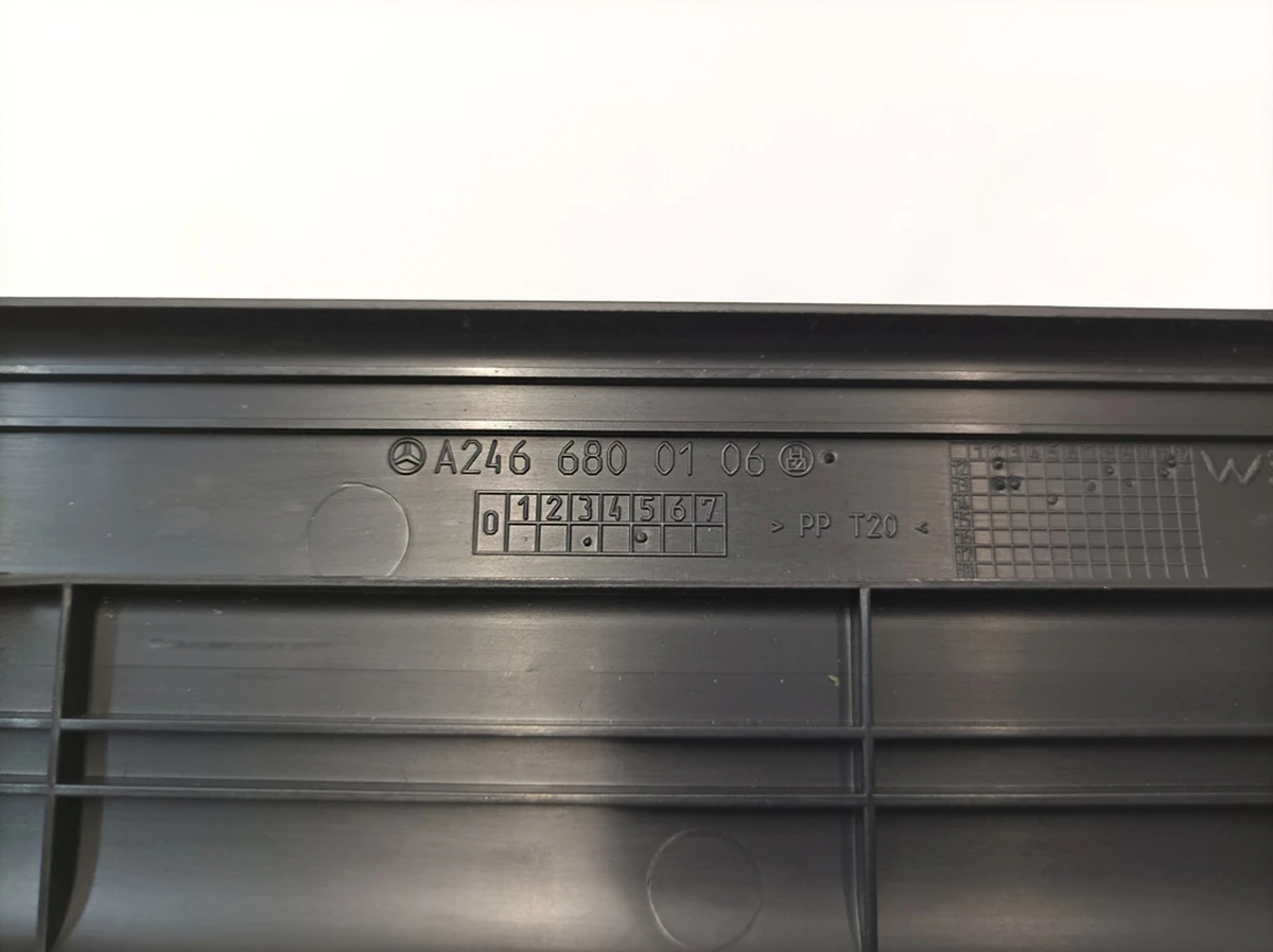 Облицовка порога стойки А внутренняя левая Mercedes B-Class A2466800106