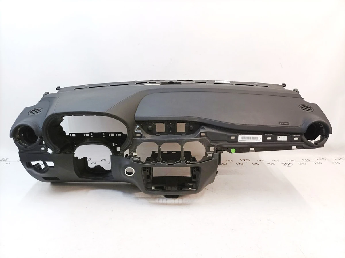 Панель приладів із повітроводом (торпедо) 9H68 Mercedes B-Class A2466800487