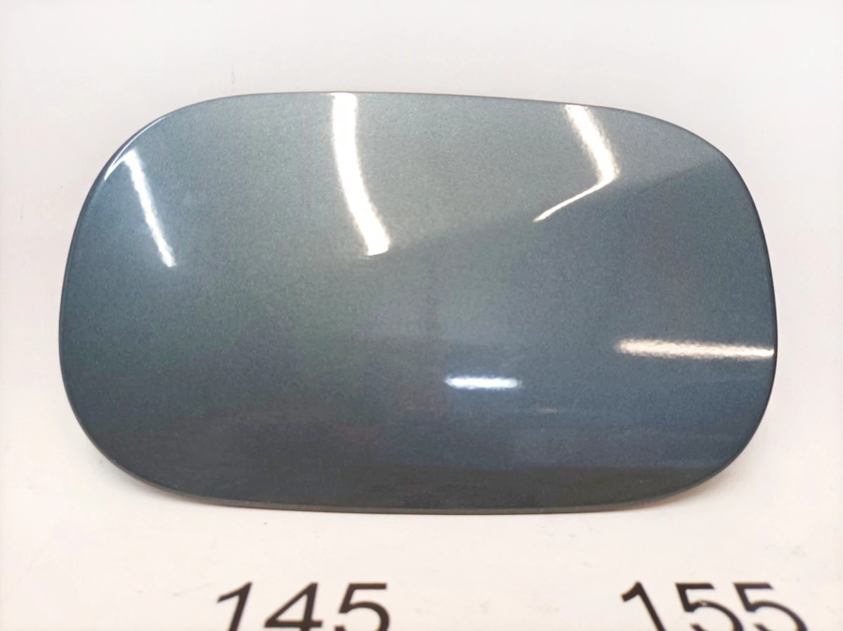 Накладка люка порта зарядки Код краски: 894 Mercedes B-Class A2467570000