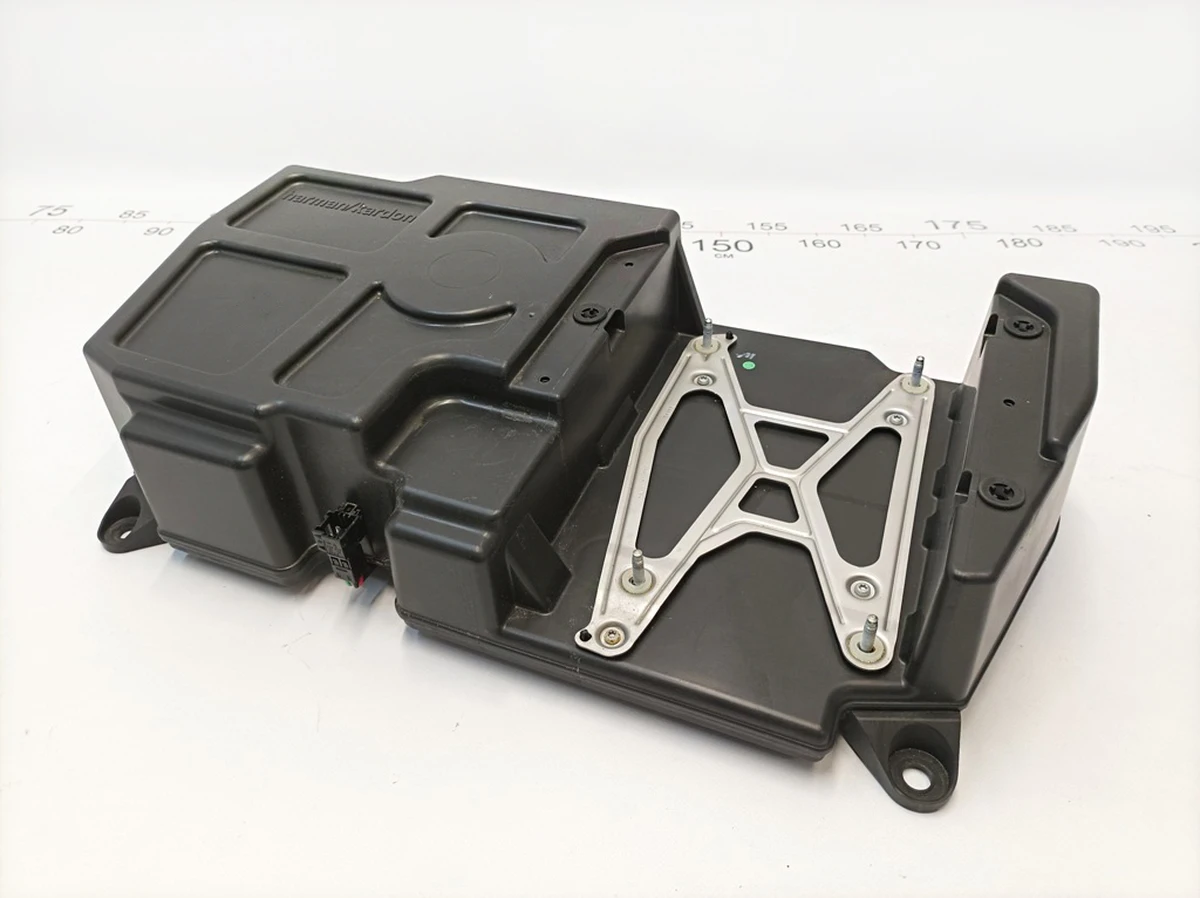 Сабвуфер HARMAN KARDON Mercedes B-Class A2468200002