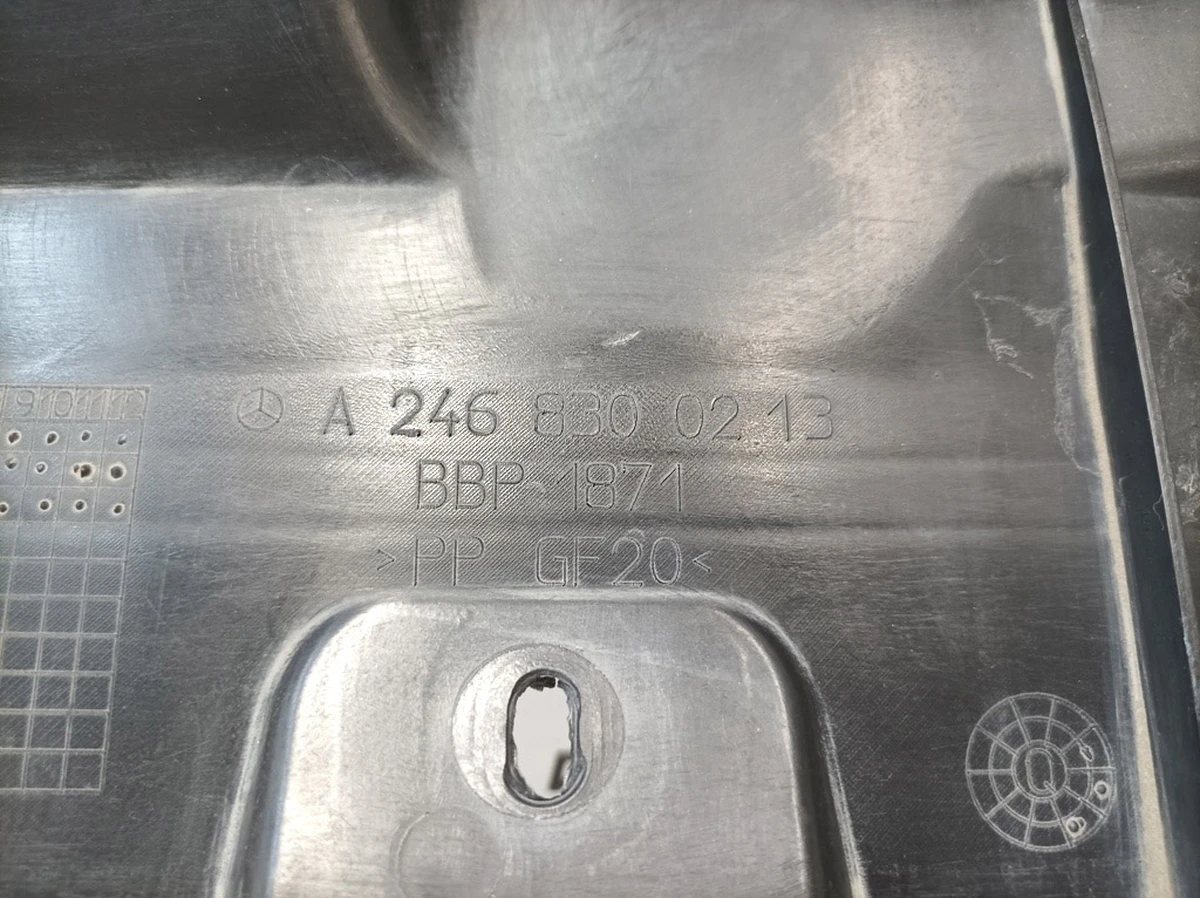 Lower windshield drain cover Mercedes B-Class A2468300213