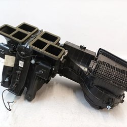 Система опалення та кондиціонування салону (пічка) в зборі Mercedes B-Class A2468308300