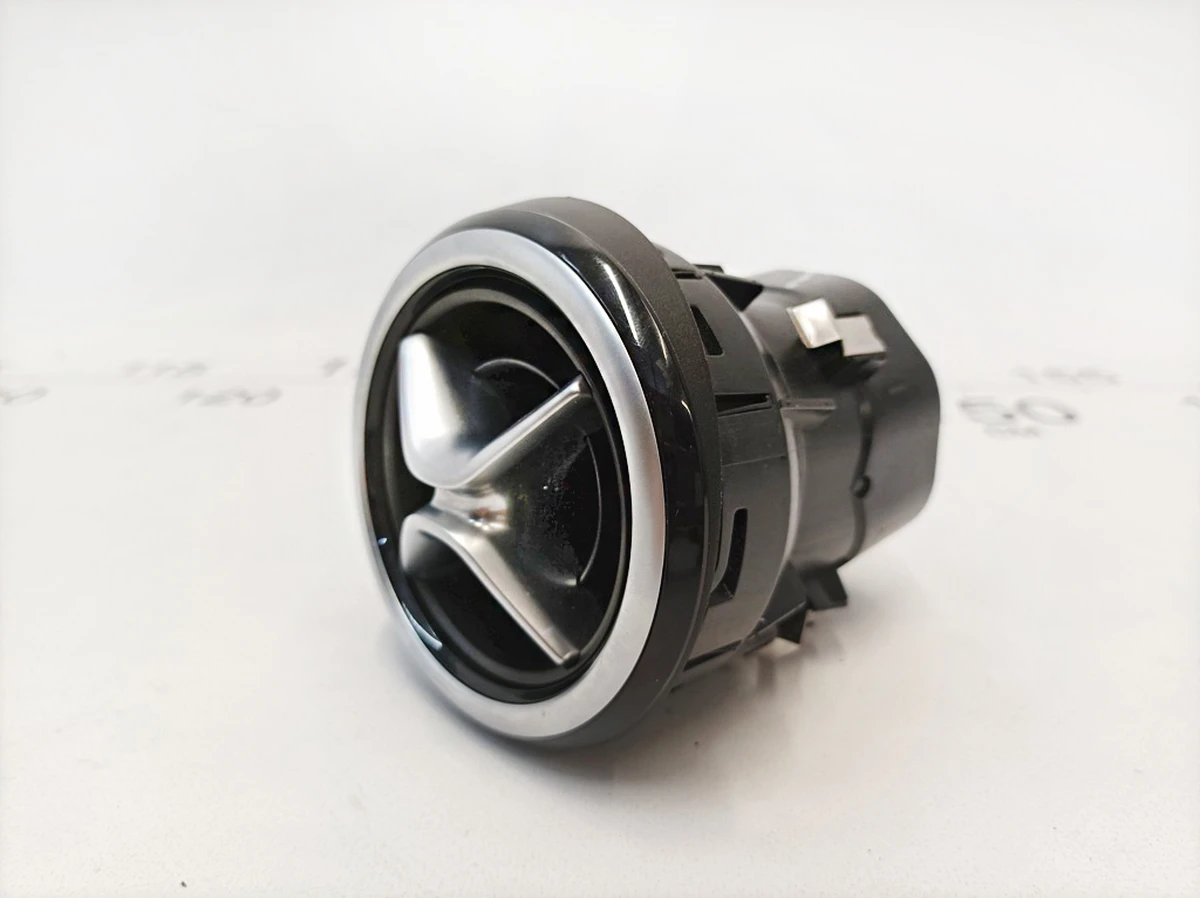 Дефлектор вентиляционный передней панели центральный Mercedes B-Class A2468304100