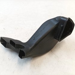 Повітропровід кліматичної установки Mercedes B-Class A2468310446