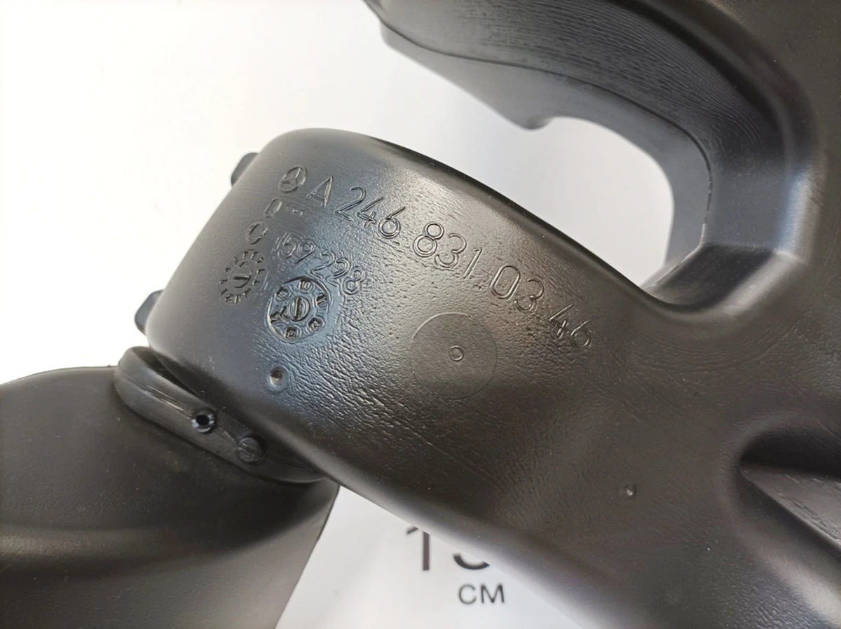 Центральний повітропровід передньої панелі Mercedes B-Class A2468310500