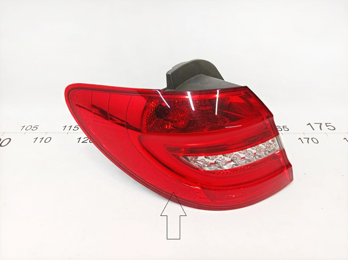 Ліхтар задній лівий з пошкодженнями Mercedes B-Class A2469060158