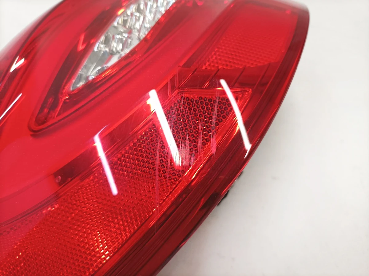 Ліхтар задній лівий з пошкодженнями Mercedes B-Class A2469060158