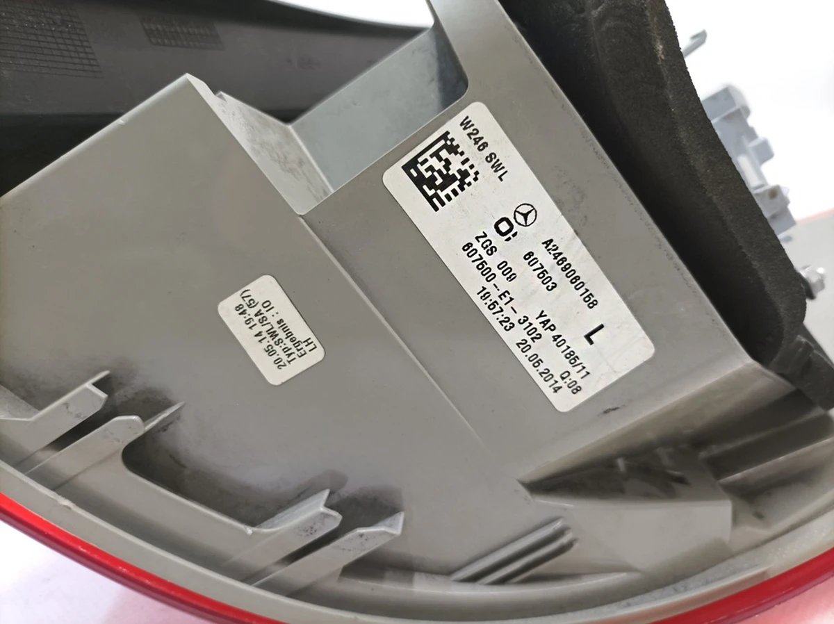 Ліхтар задній лівий з пошкодженнями Mercedes B-Class A2469060158