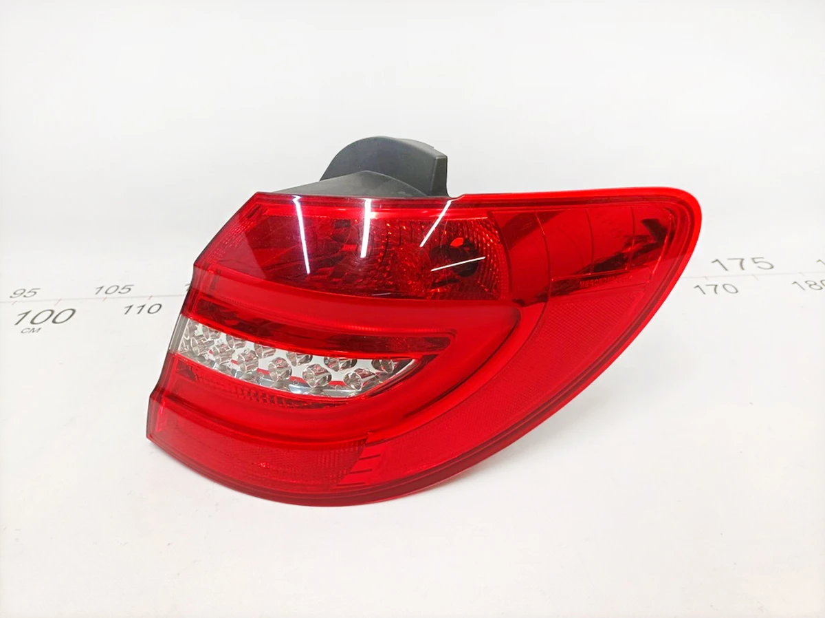 Ліхтар задній правий Mercedes B-Class A2469060258