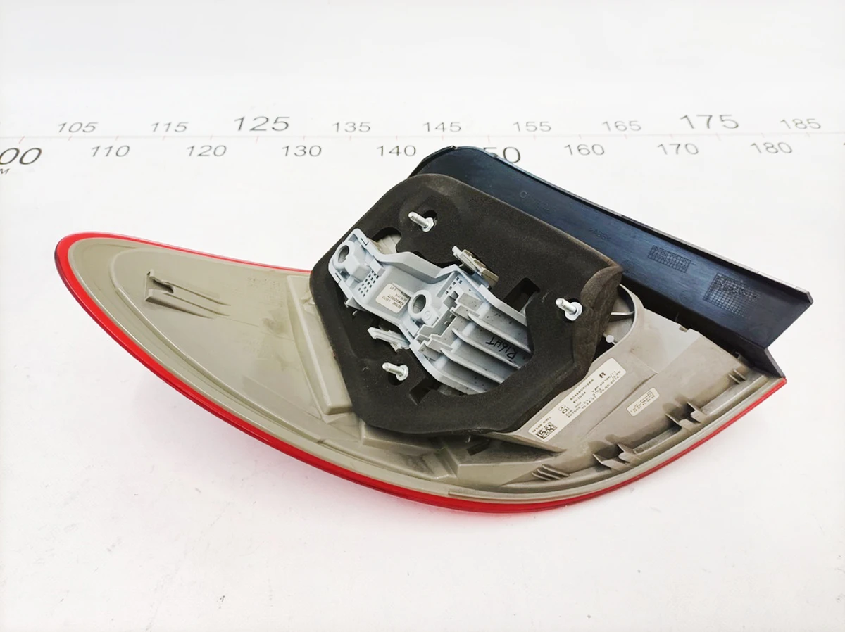 Ліхтар задній правий Mercedes B-Class A2469060258