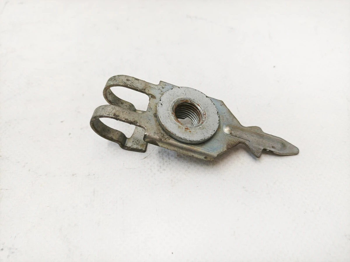 Гайка закладная M14x1,5 Mercedes B-Class A2469900156