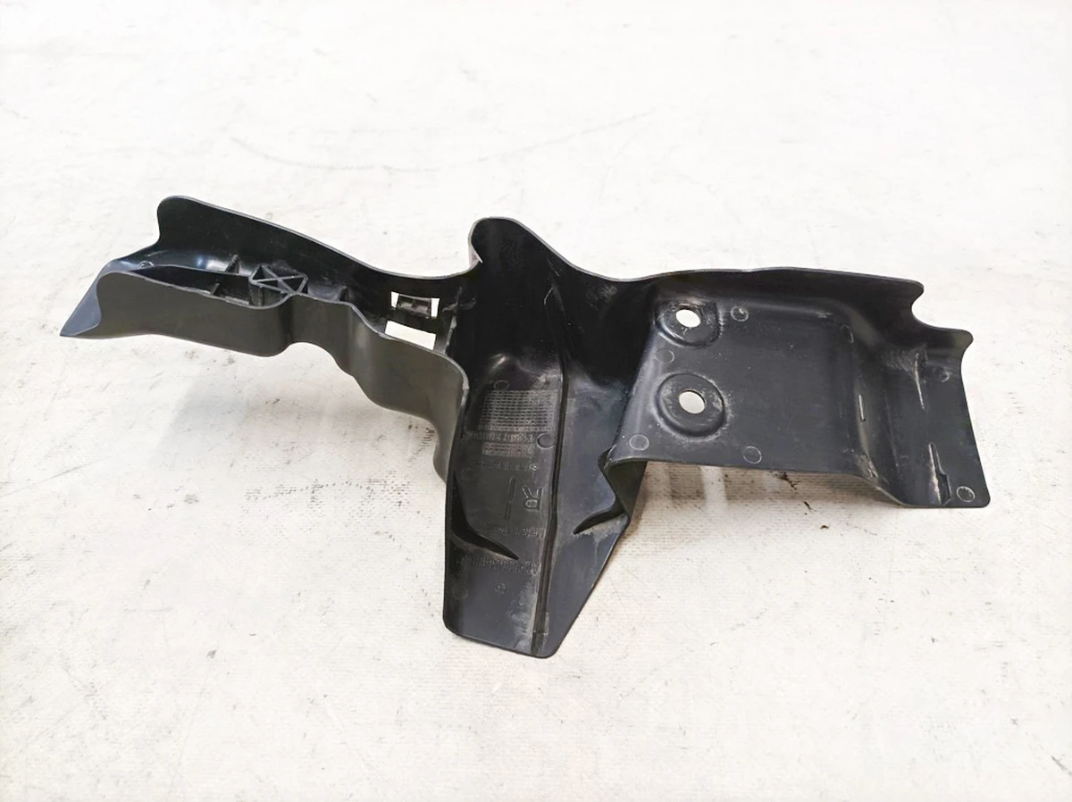 Захист важеля задньої підвіски правий з пошкодженням Mercedes EQS A2953521400