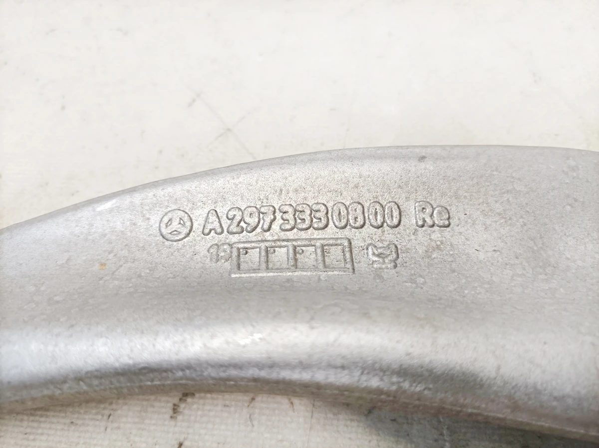 Рычаг продольный передний правый A2973305201 Mercedes EQS A2973305201