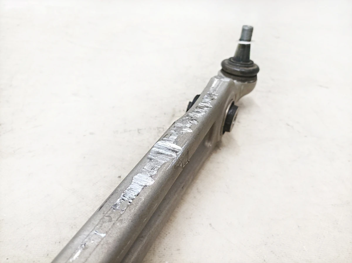 Рычаг поперечный передний нижний правый Mercedes EQS A2973305800