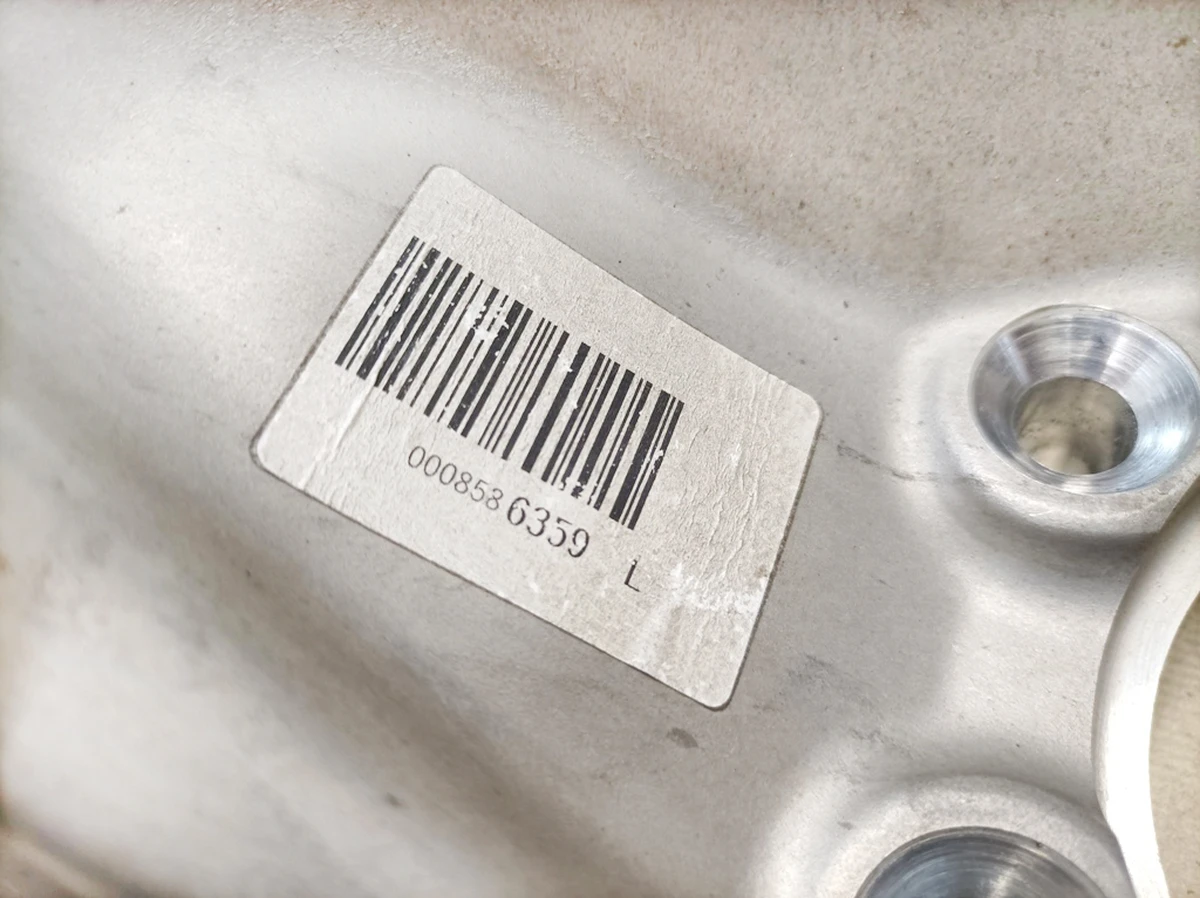 Кулак поворотный (цапфа) передний левый Mercedes EQS A2973320700