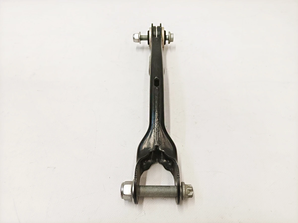 Важіль поздовжній задньої підвіски (з болтами) Mercedes EQS A2973505900