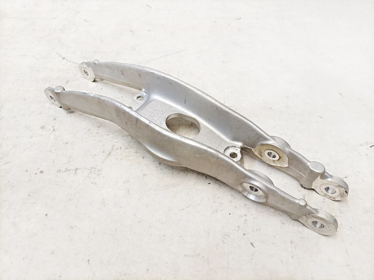 Рычаг подвески задней нижний левый Mercedes EQS A2973520300