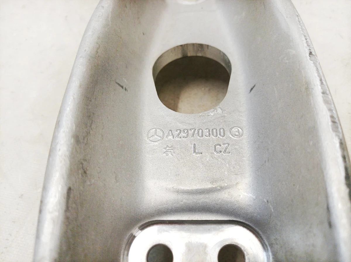 Рычаг подвески задней нижний левый Mercedes EQS A2973520300