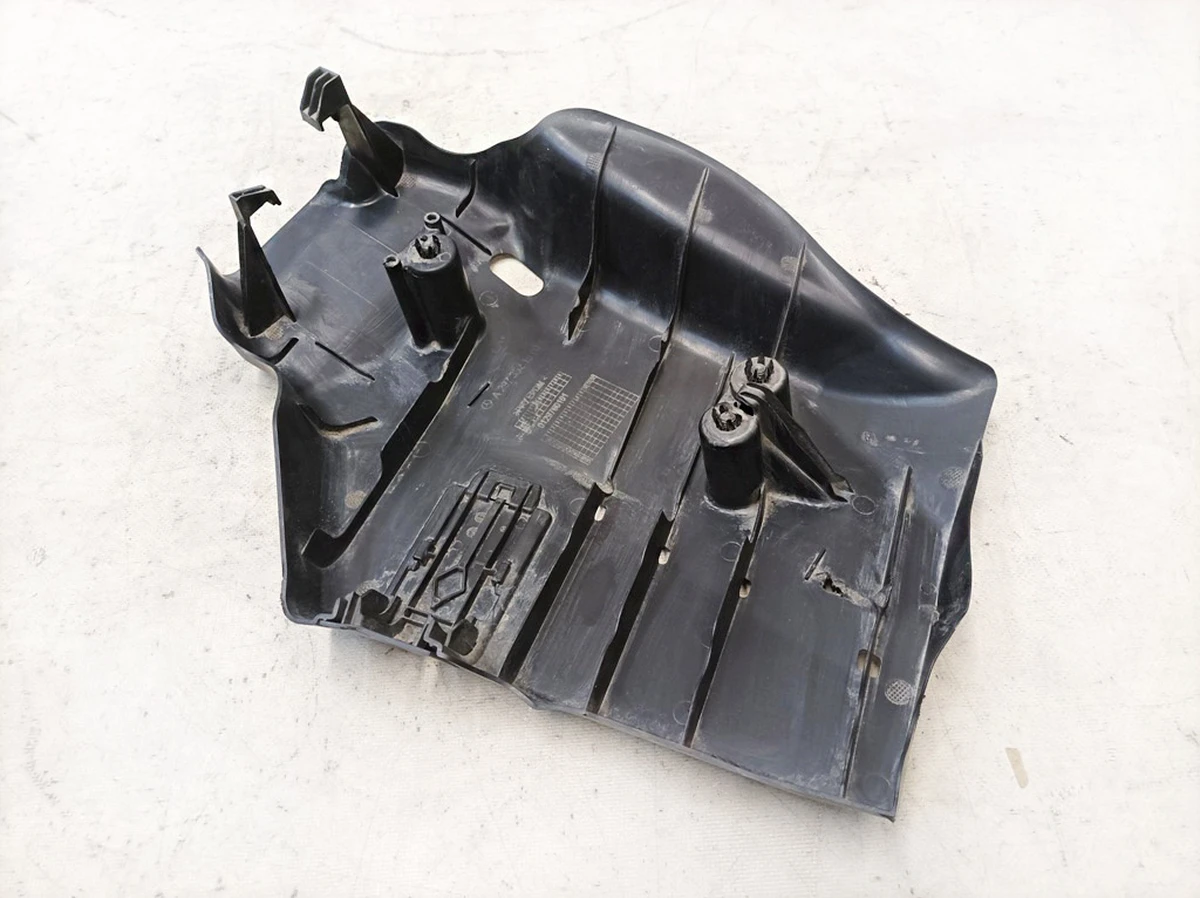 Захист важеля заднього моста лівий з пошкодженням Mercedes EQS A2973521900