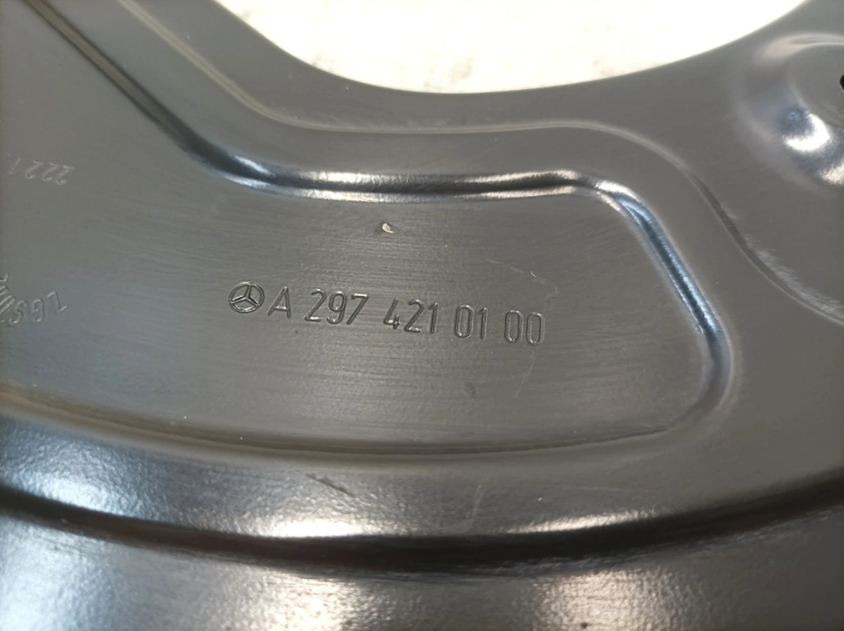 Захист гальмівного диска передній лівий Mercedes EQS A2974210100