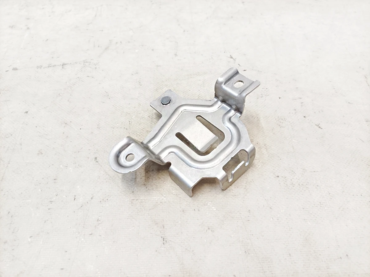 Mercedes EQS speaker amplifier bracket A2975458000