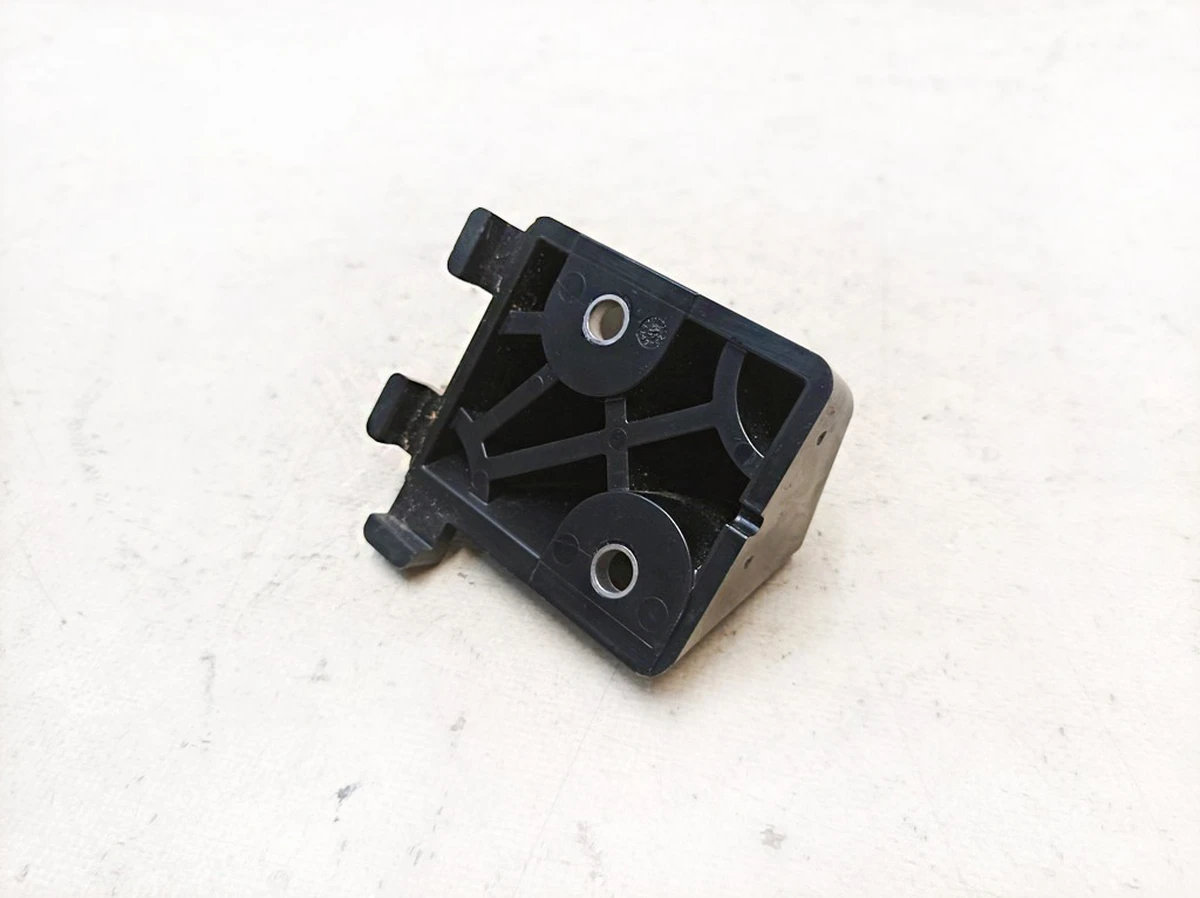 Опора підсилювача переднього бампера ліва Mercedes EQS A2976209002