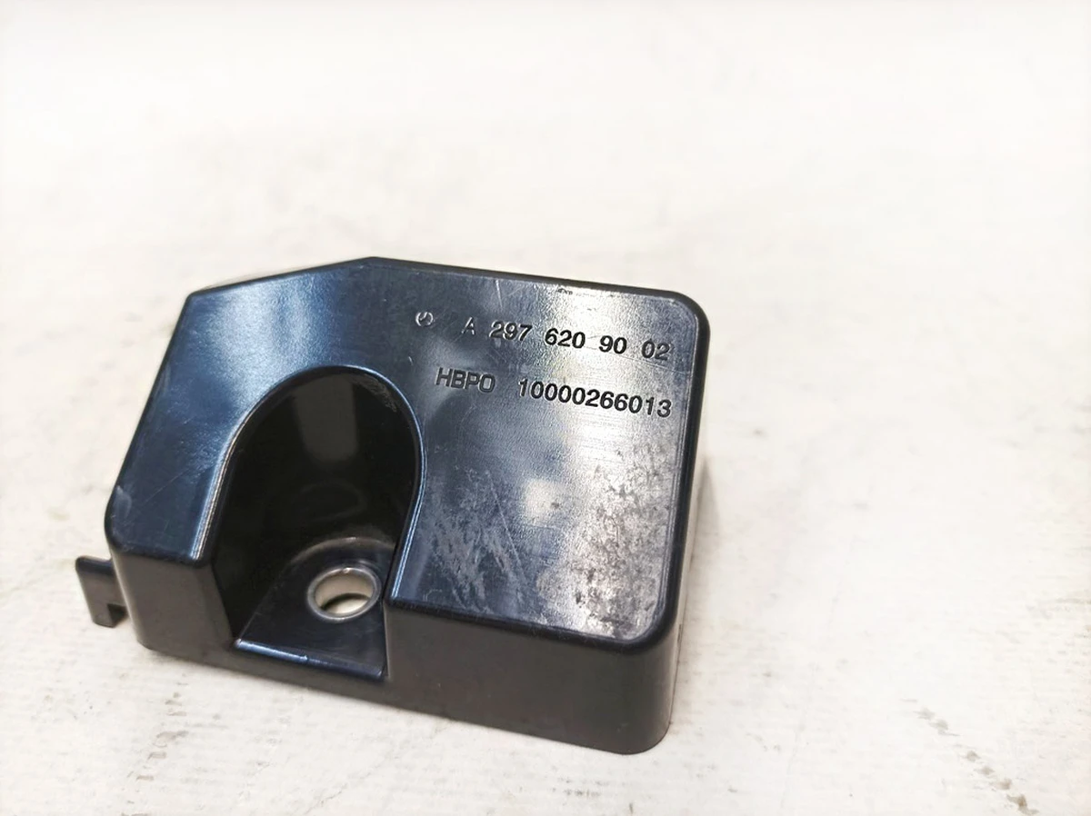 Опора підсилювача переднього бампера ліва Mercedes EQS A2976209002