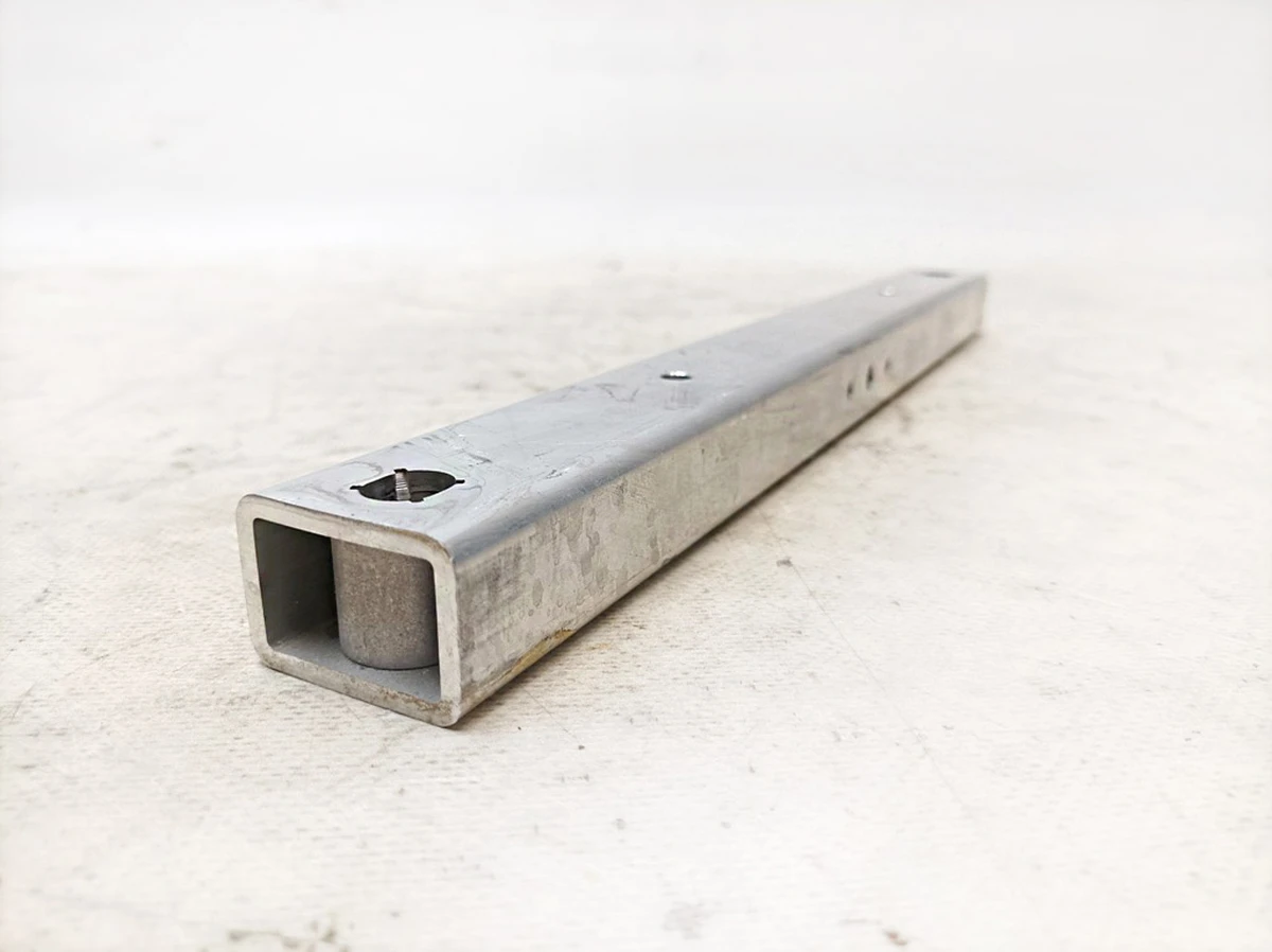 Распорка передней панели кузова левая правая Mercedes EQS A2976280300