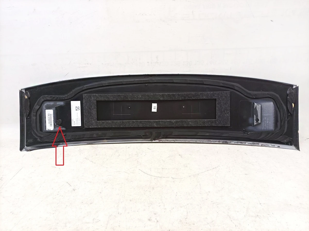 Roof molding 922 Hightech Silber with damage Mercedes EQS A2976500700