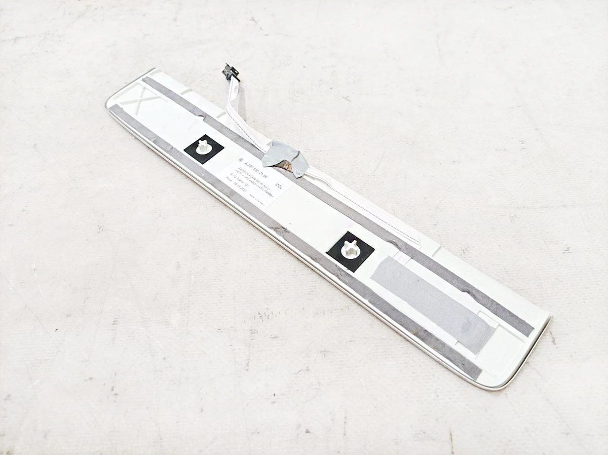 Накладка порога заднього лівого з підсвіткою Mercedes EQS A2976802100