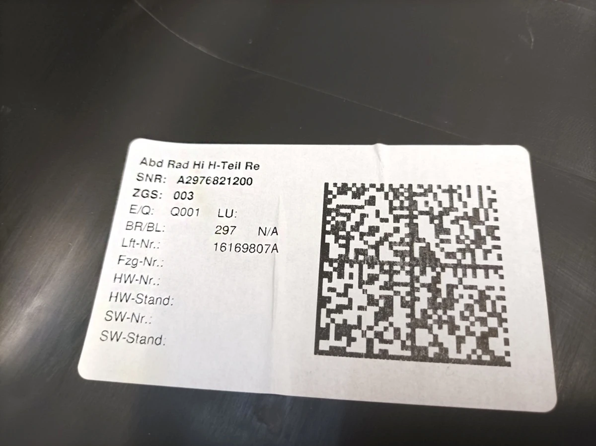 Шумоізоляція колісної арки задньої правої Mercedes EQS A2976821200