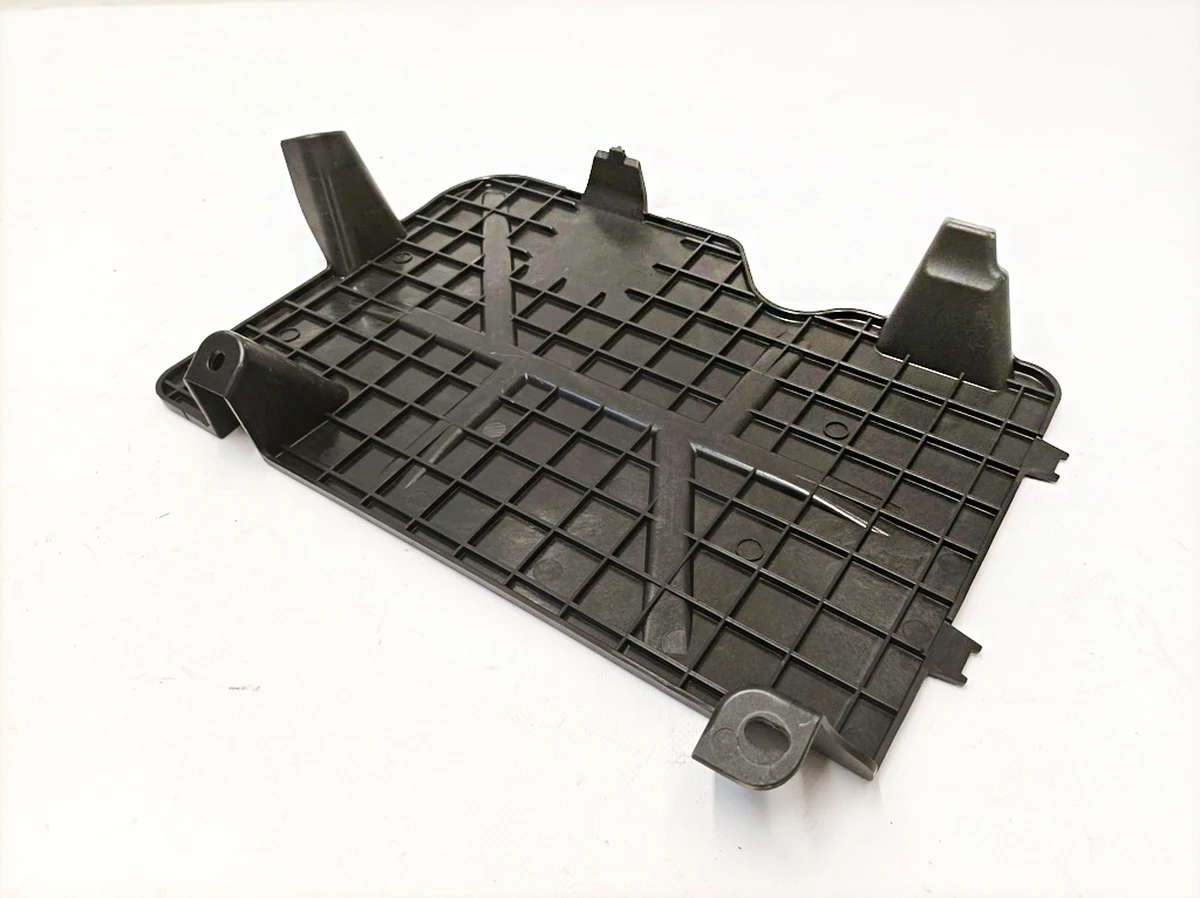 Опора килимового покриття переднього пасажира (права) Mercedes EQS A2976840100