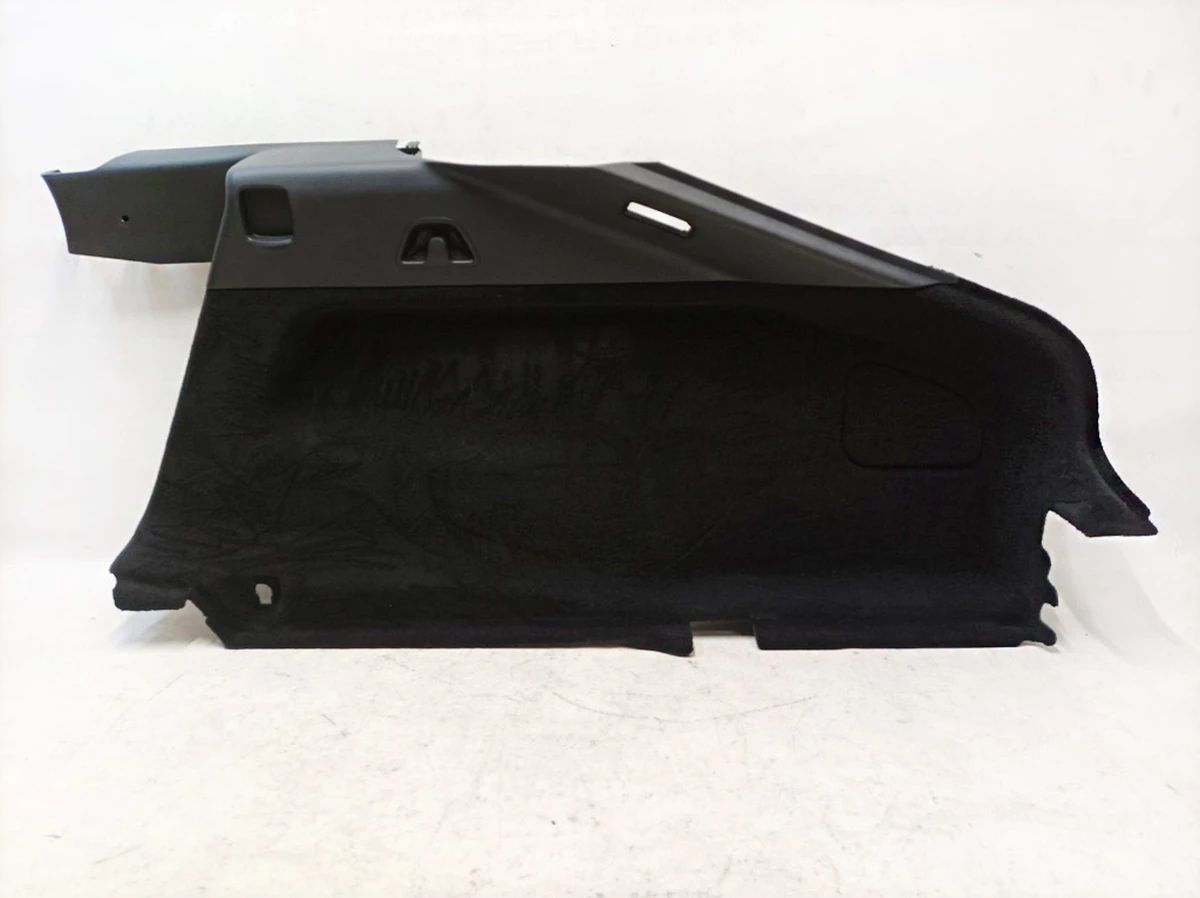 Облицовка багажника правая 9H42 Mercedes EQS A2976907800