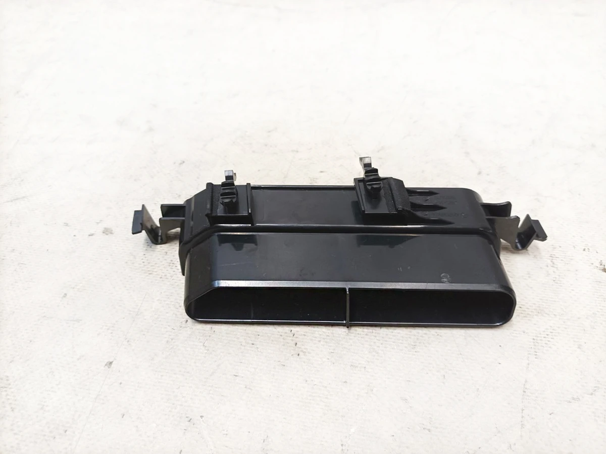 Тримач накладки стійки B правий Mercedes EQS A2976909200