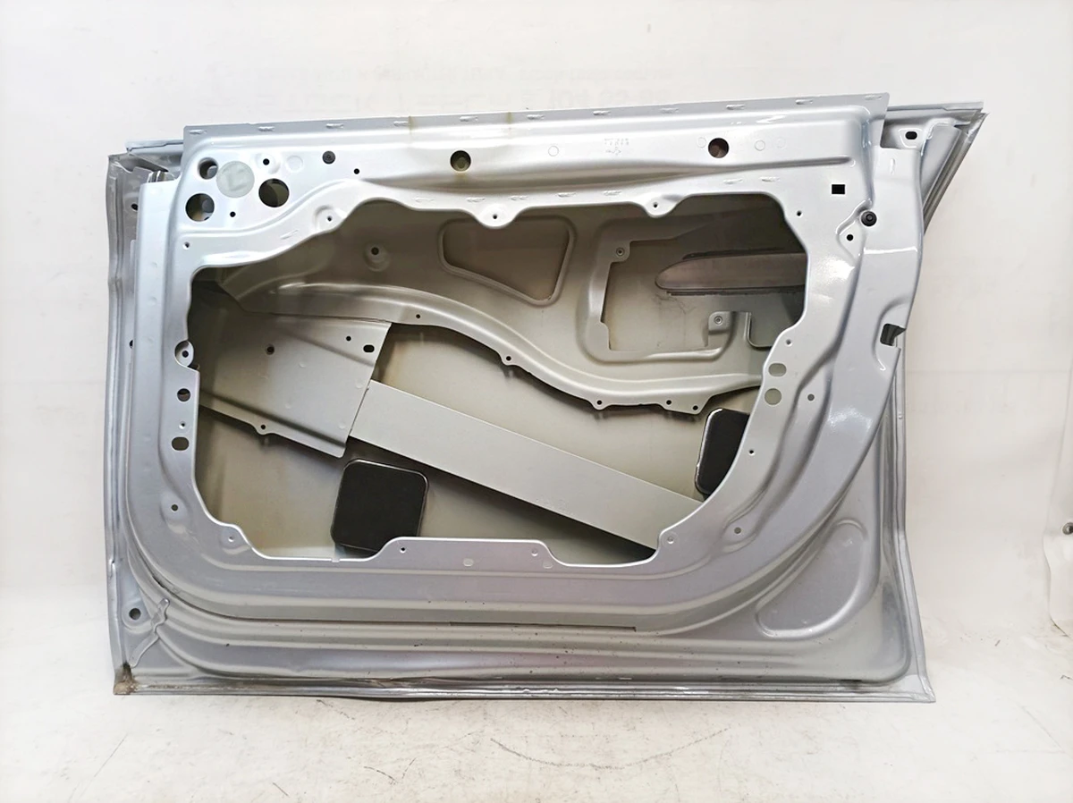 Дверь передняя правая (металл) 922 Hightech Silber повреждена Mercedes EQS A2977222600