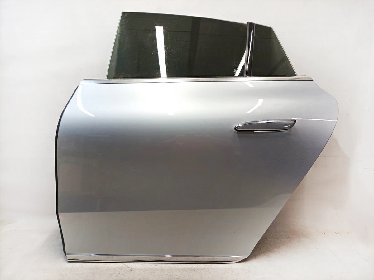 Двері задні ліві в зборі 922 Hightech Silber (без блоку керування) Mercedes EQS A2977305100