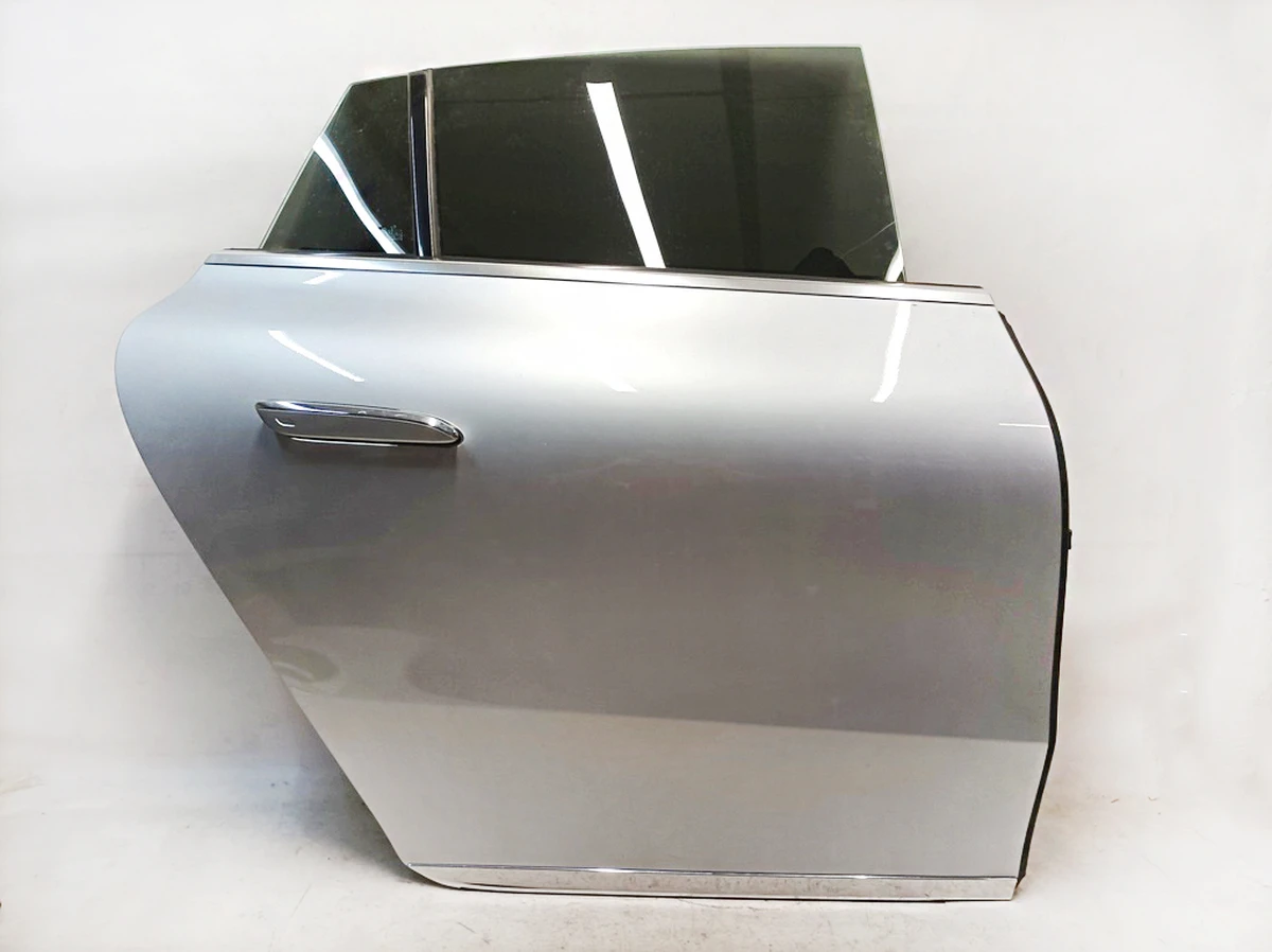 Двері задні праві в зборі 922 Hightech Silber (без блока керування) Mercedes EQS A2977305200