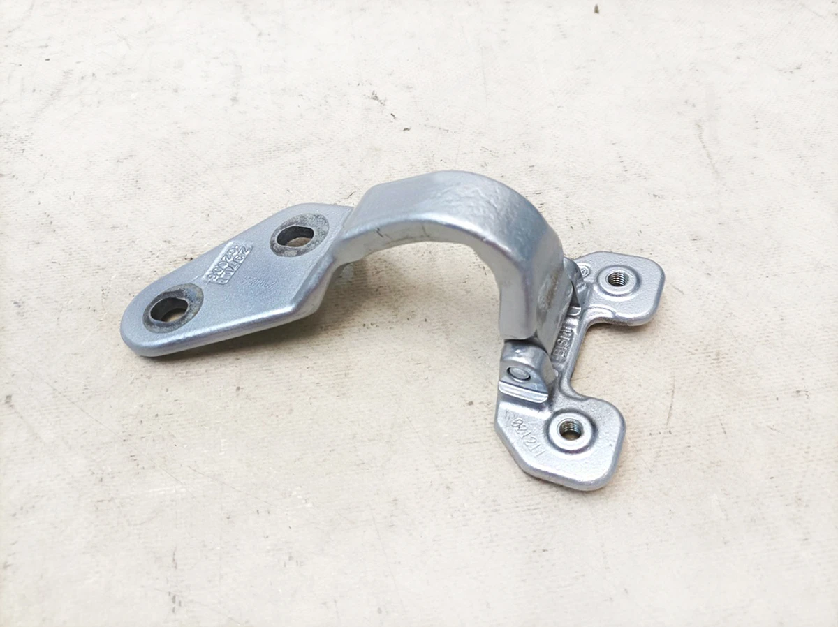 Петля кришки багажника ліва 922 Hightech Silber Mercedes EQS A2977400100