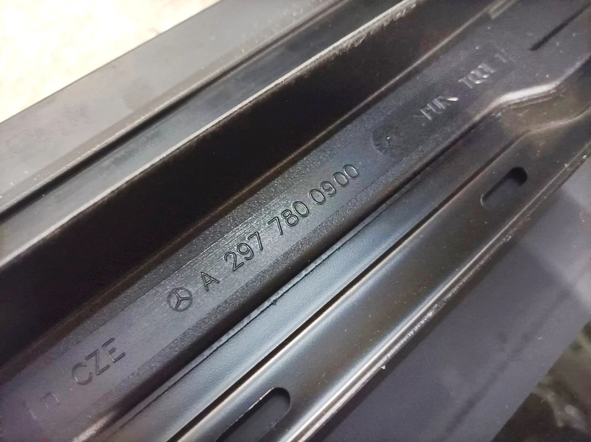 Panoramic sunroof glass (scratched) Mercedes EQS A2977800900