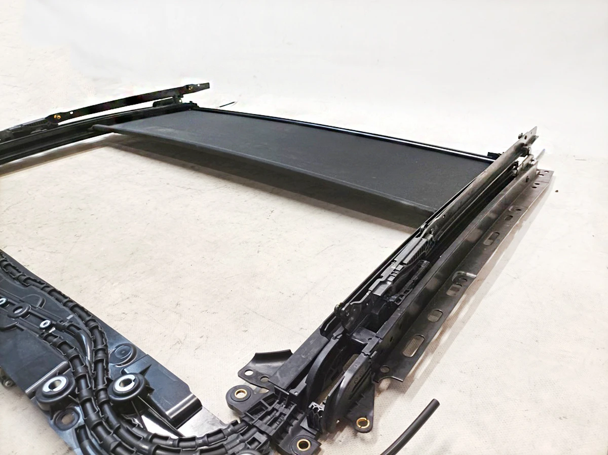 Механізм люка панорамного даху із сонцезахисною шторкою Mercedes EQS A2977801700