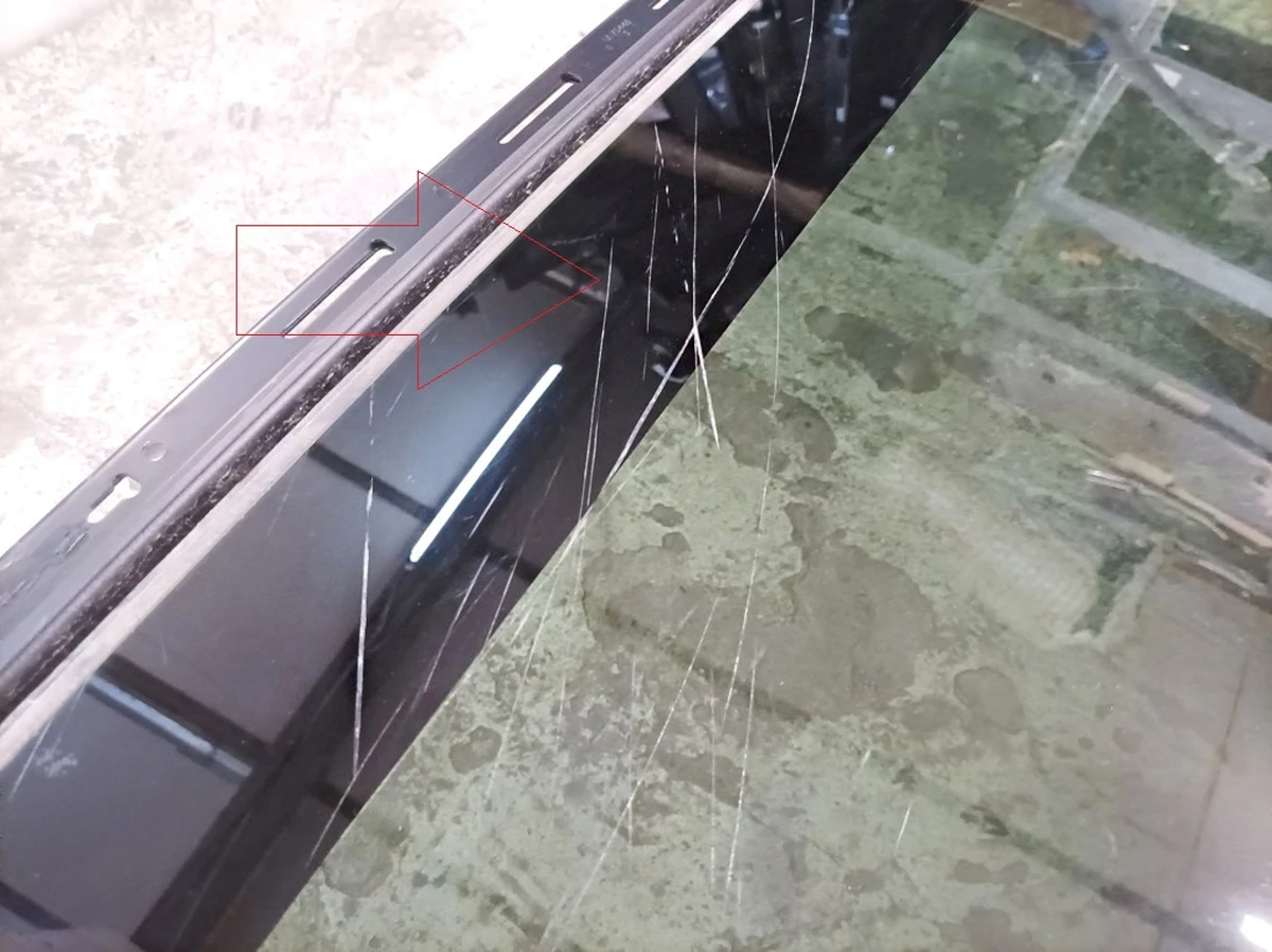 Рама панорамной крыши в сборе с уплотнителем люка и стеклом (царапины на стекле) Mercedes EQS A2977802300