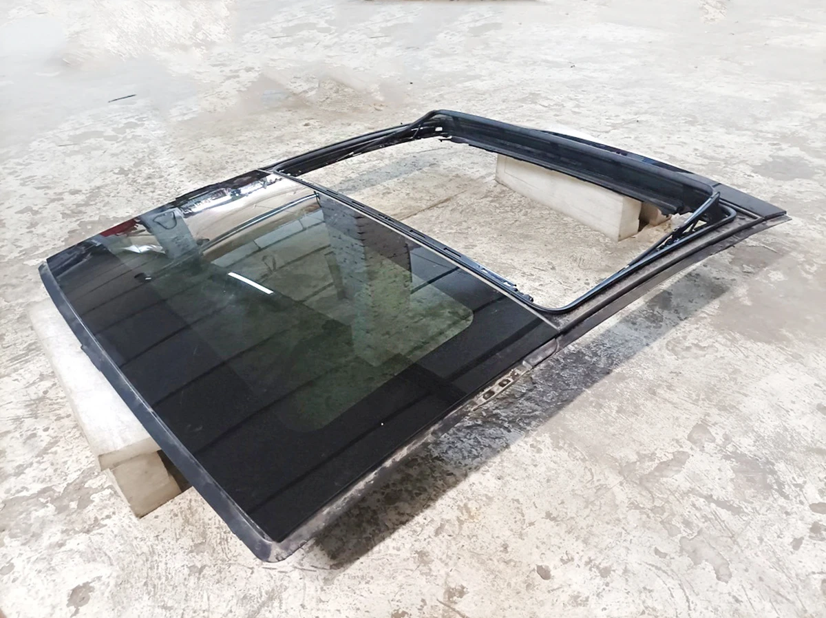 Рама панорамной крыши в сборе с уплотнителем люка и стеклом (царапины на стекле) Mercedes EQS A2977802300