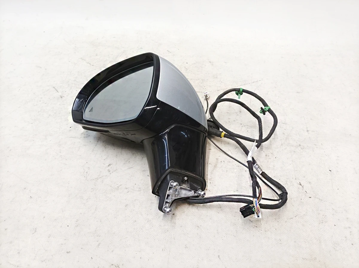 Дзеркало зовнішнє ліве в зборі 922 Hightech Silber (подряпини на корпусі) Mercedes EQS A2978107701