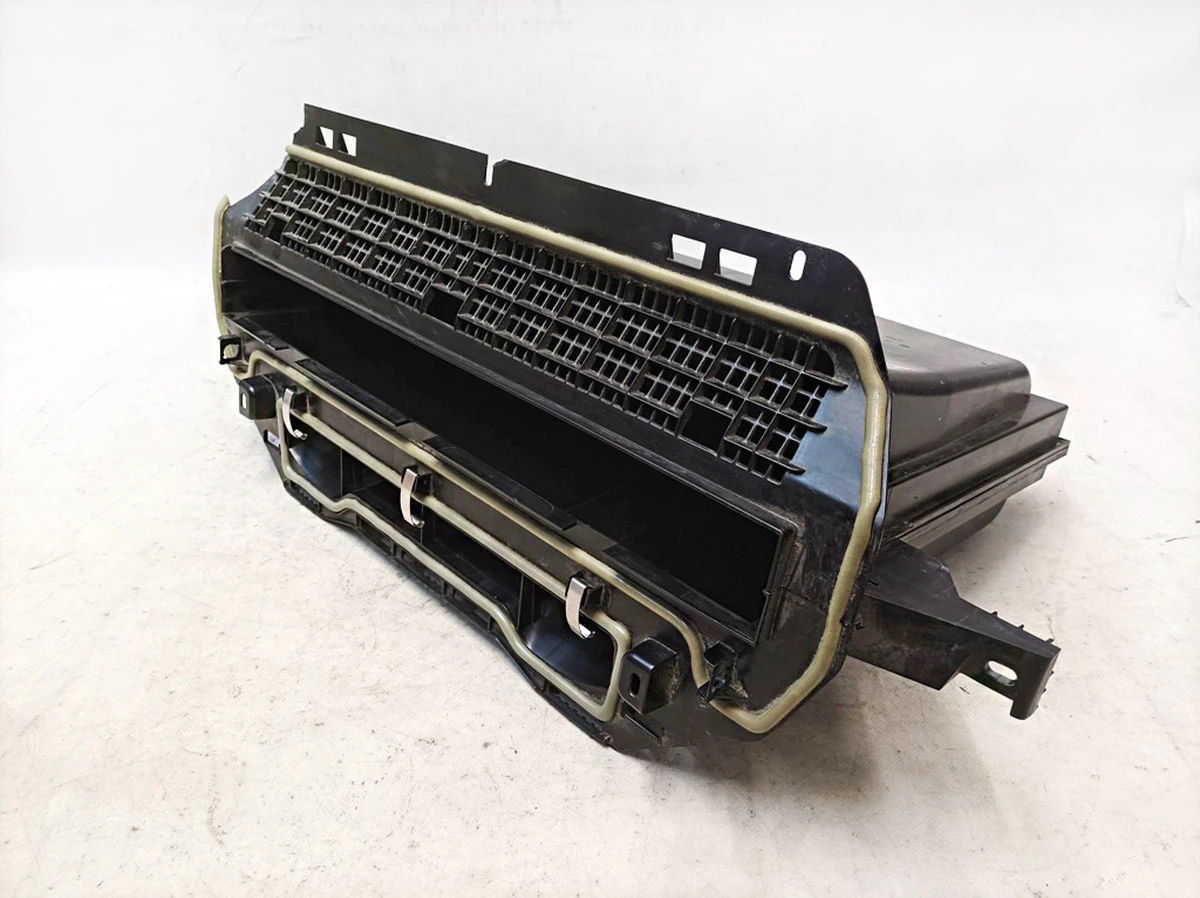 Корпус повітряного фільтра з пошкодженням Mercedes EQS A2978302300