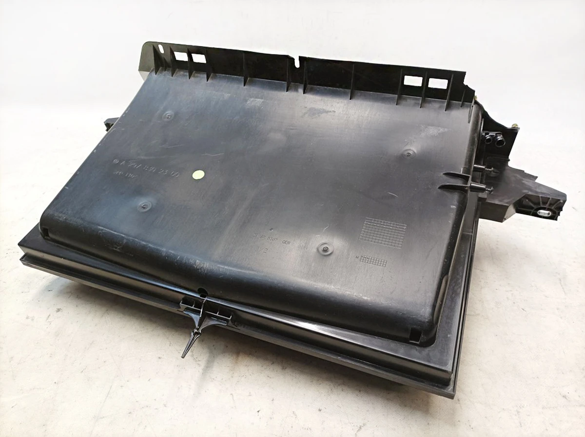 Корпус повітряного фільтра з пошкодженням Mercedes EQS A2978302300