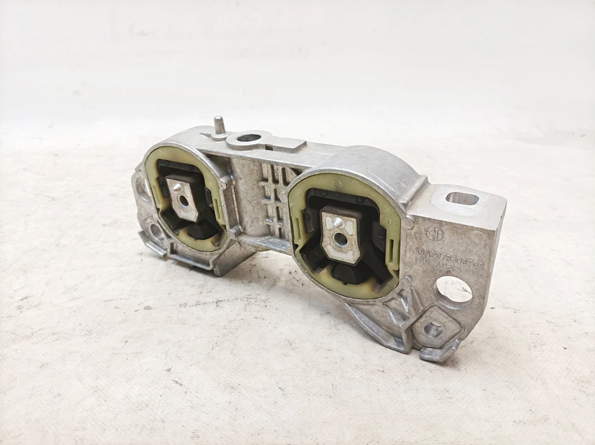 Опора компресора кондиціонера еластомірна ліва Mercedes EQS A2978306702