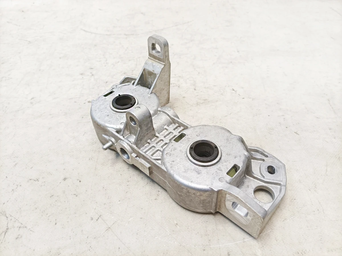 Опора компресора кондиціонера еластомірна ліва Mercedes EQS A2978306702