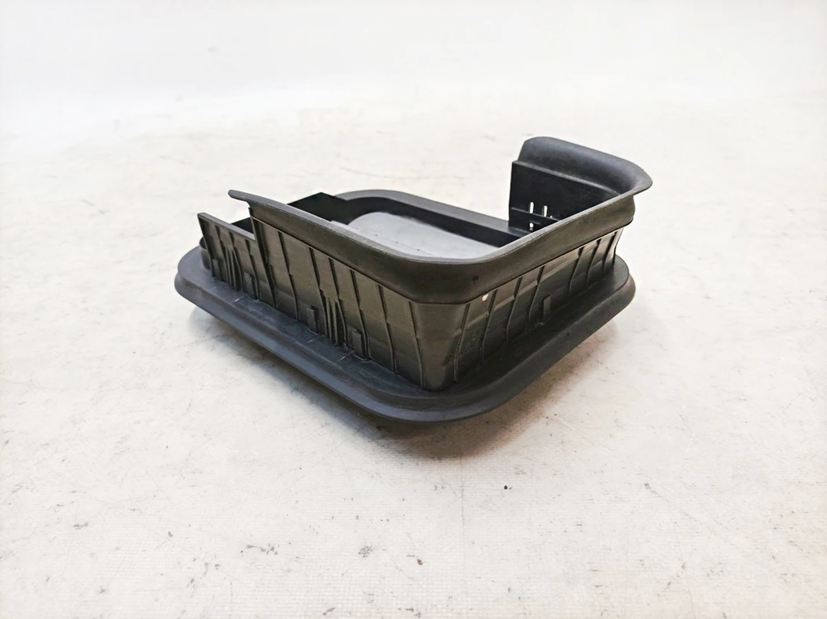 Клапан вентиляційний задній лівий Mercedes EQS A2978309801