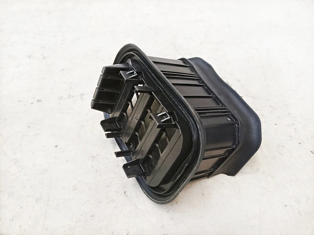 Клапан вентиляционный задний правый Mercedes EQS A2978309901